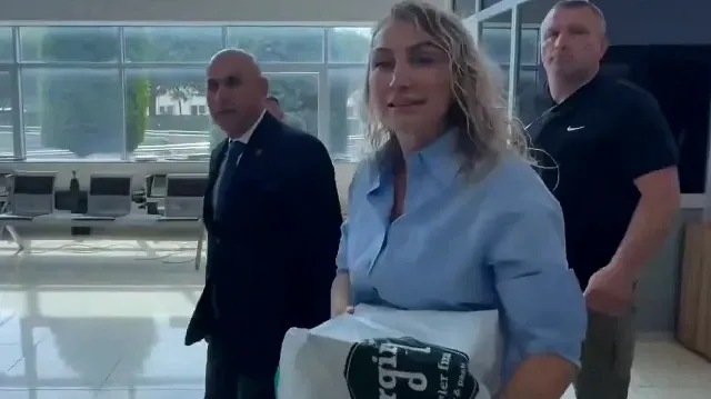 Dilek İmamoğlu'nun pankartı mahkeme salonunu kahkahalara boğdu