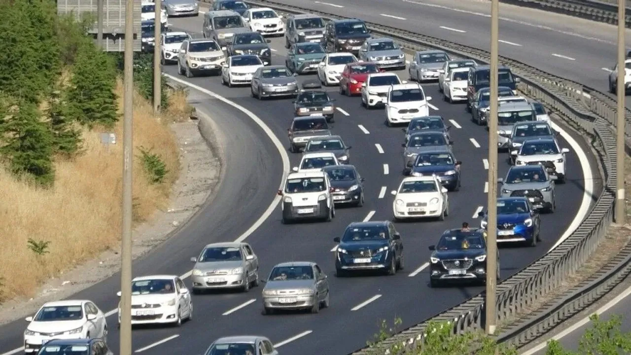 TEM Otoyolu'nu kullanacaklar dikkat! İstanbul yönü trafiğe kapatılıyor