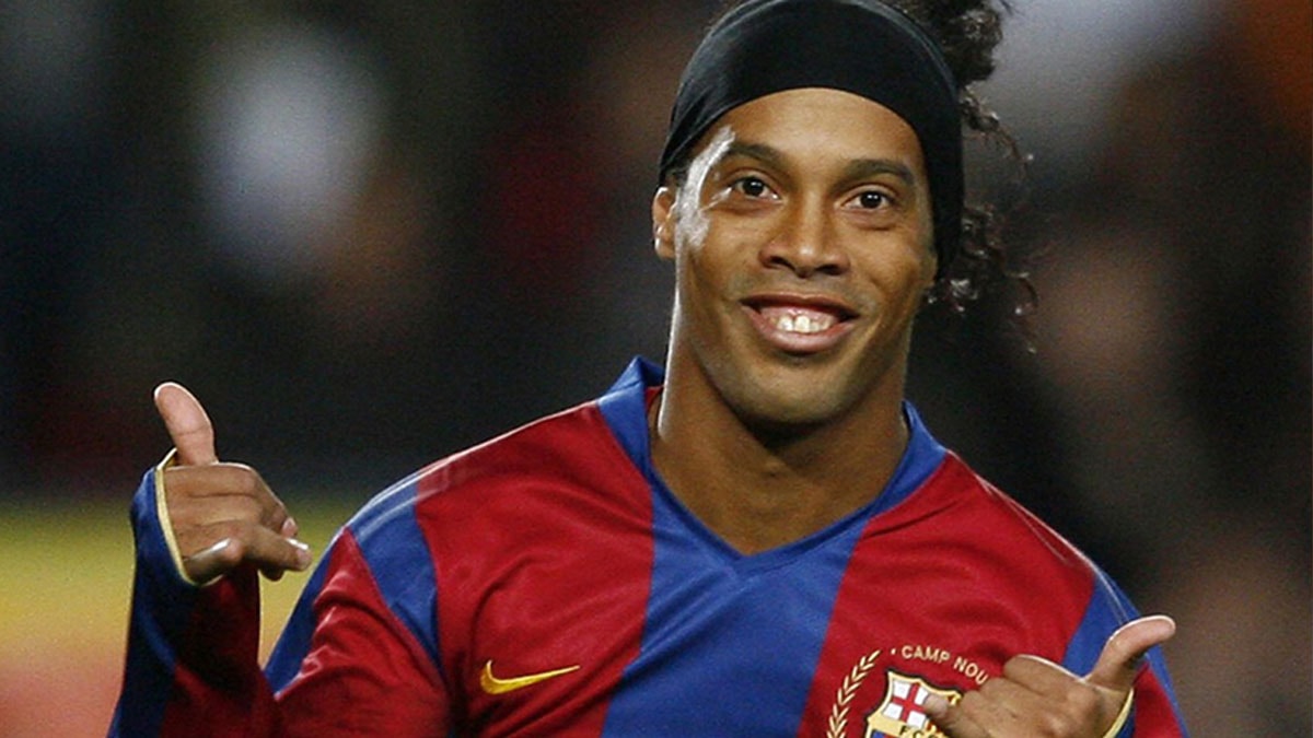 Futbol efsanesi Ronaldinho yeni albüm çıkardı: Türkiye'den de bir isim var