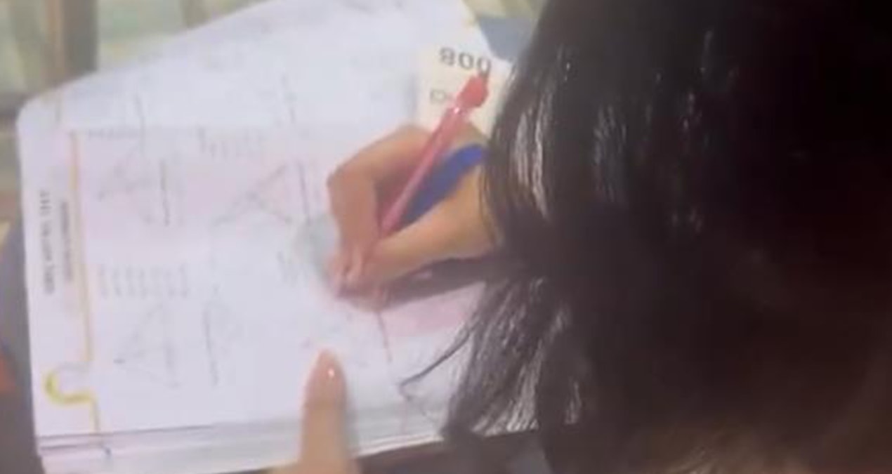 Duruşmada test çözdü! İnsanlık sınavı