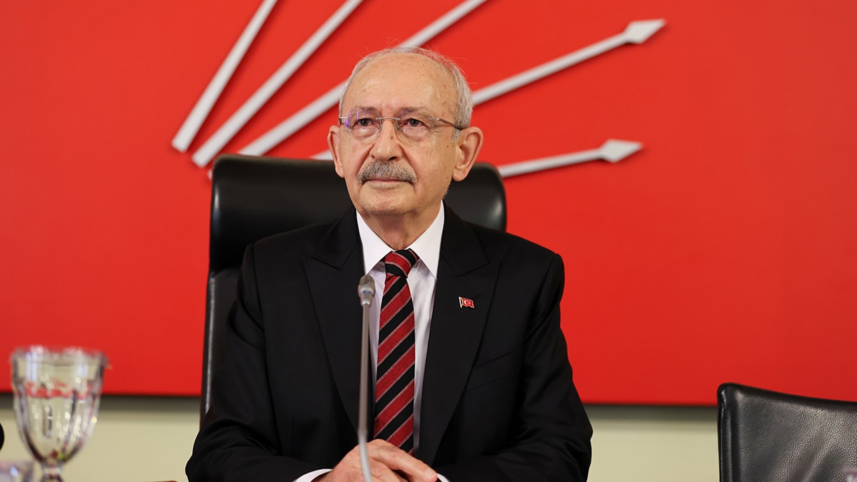 Önce parçaladı şimdi birlik istiyor