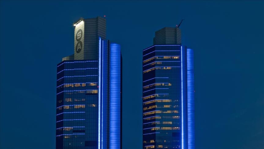 Sabancı Akçansa'yı Almanlara sattı