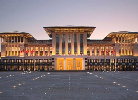 Örtülü, sarayı 1,5 milyar lira solladı5 aylık bütçe rakamları açıklandı. Cumhurbaşkanlığı 7.6 milyar lira harcadı. Mayısta 1.7 milyarla rekor kıran Örtülü Ödenek’ten de 9.2 milyar lira çıktı...