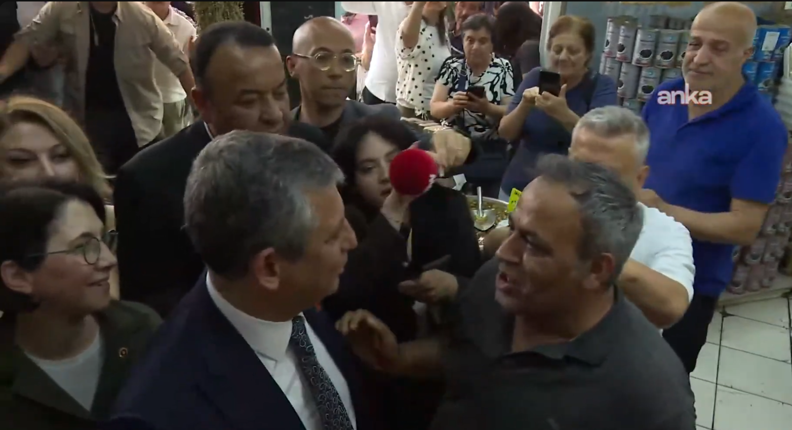 Ulus Hali'nde Özgür Özel izdihamı