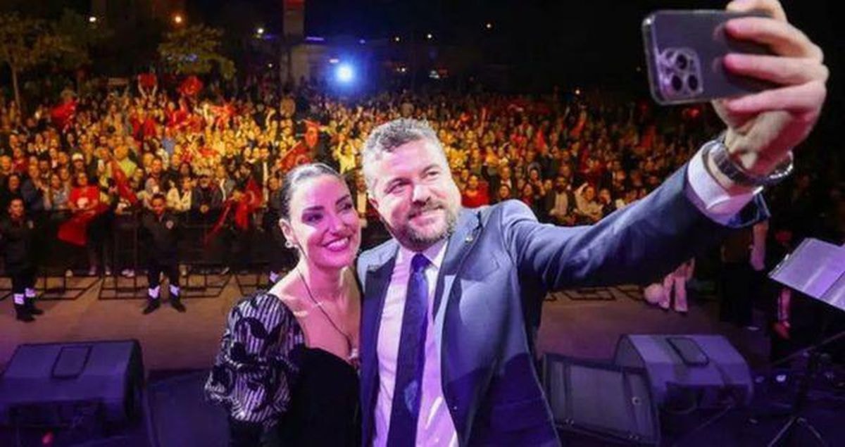 Gözaltına alınan CHP'li belediye başkanı, ünlü türkücünün nişanlısı çıktı