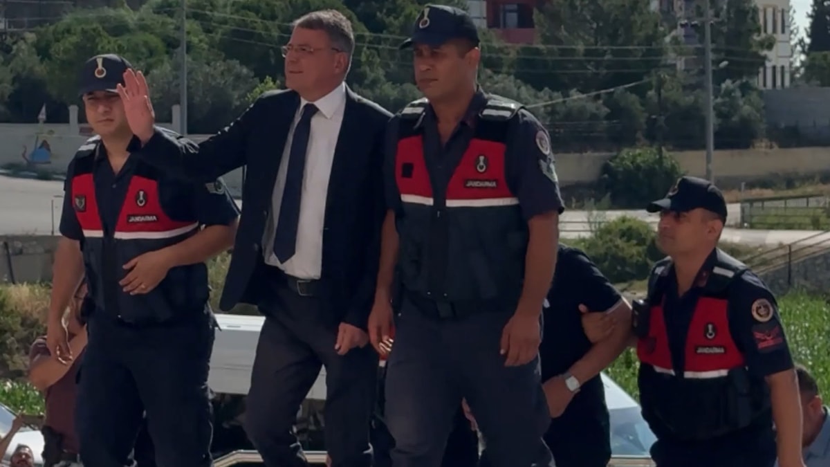 Silifke Belediye Başkanı ile 18 şüpheli adliyeye sevk edildi