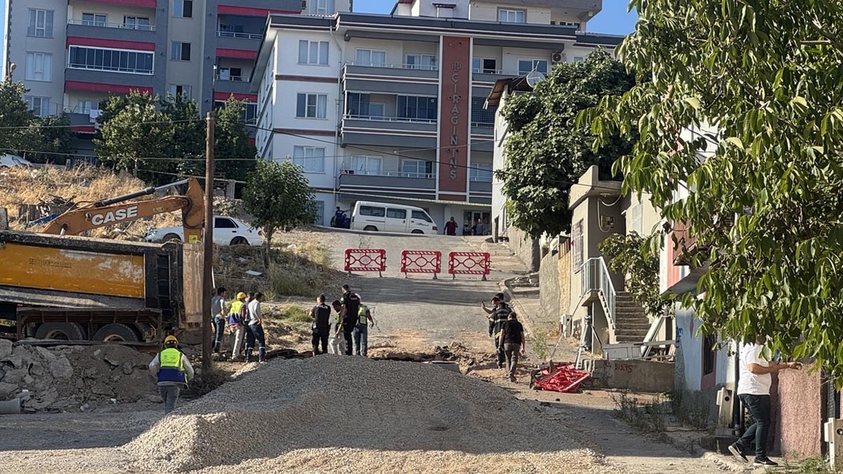Kahramanmaraş'ta altyapı çalışması sırasında doğal gaz borusu delindi