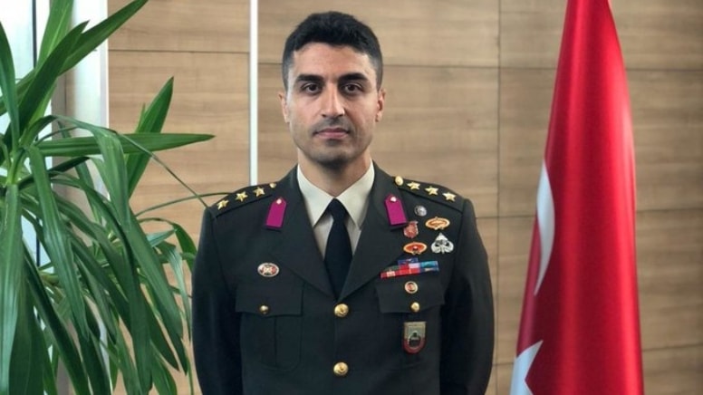 'Kılıçlı yemin' sonrası ihraç edilen Halit Türkoğlu için göreve iade kararı