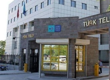 İktidarın şirketinden fahiş fiyat uygulamasıBireysel internet kullanıcılarına yönelik güncellediği fiyat tarifeleriyle tepki alan Türk Telekom’un, altyapı hizmeti sunduğu toptan tarifelere de fahiş zam yaptı.