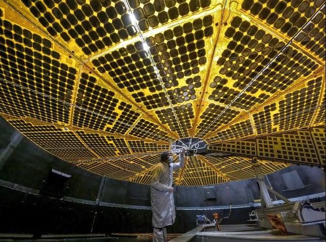 NASA uzayın ortasında 'titreyen bir yer fıstığı' buldu: Fotoğrafını çekip isim verdi