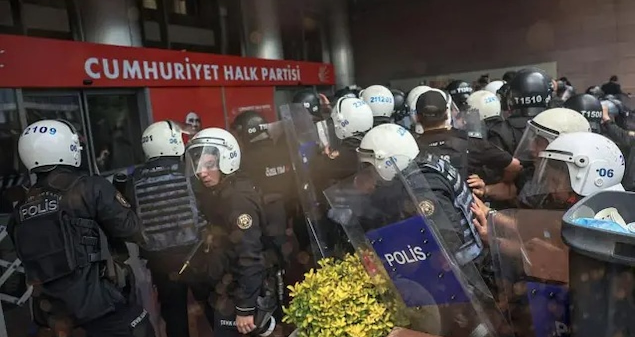 CHP'yi basan yüzler bugün de Meclis kapısında görüldü!