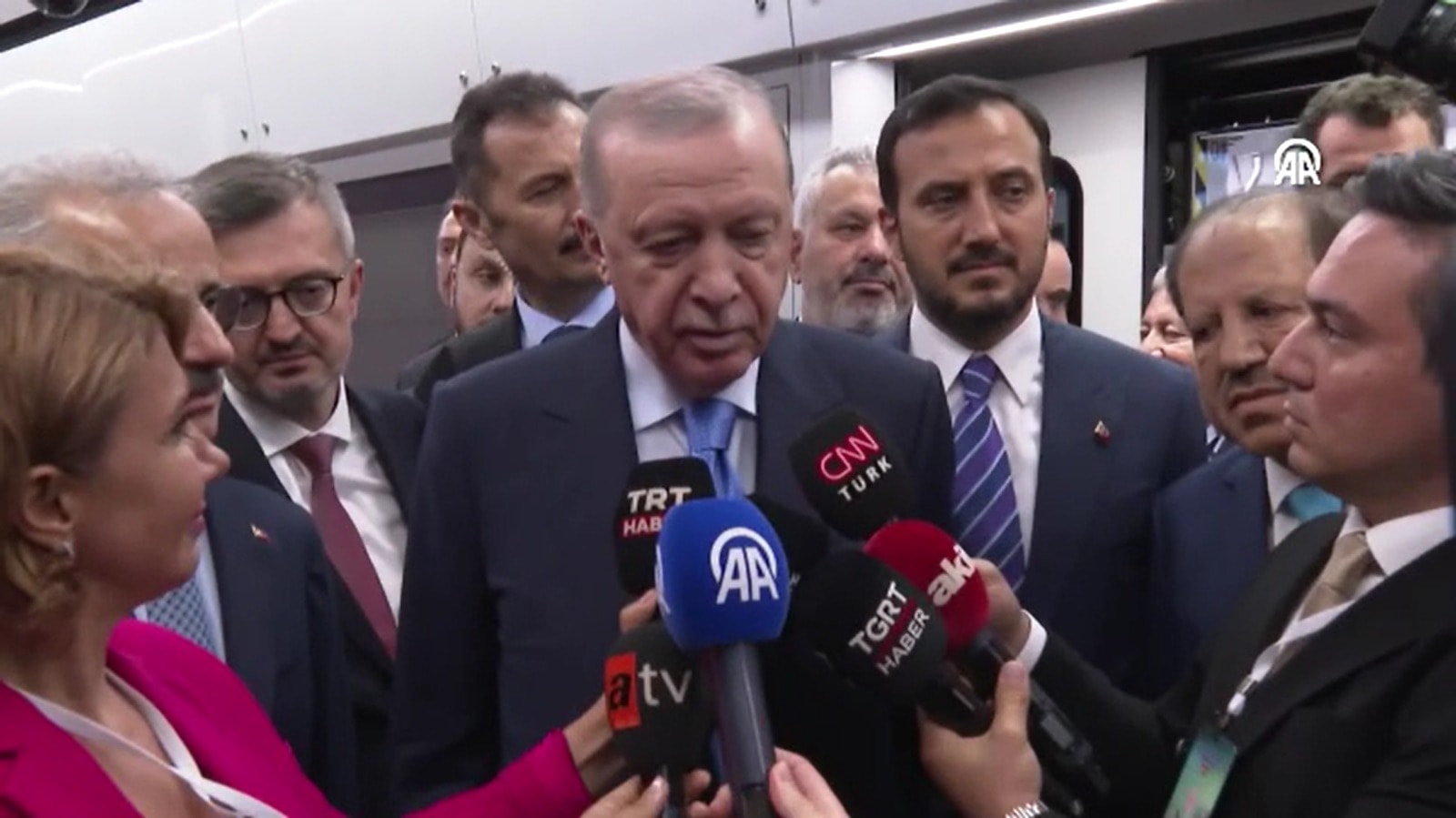 Erdoğan CHP'yi hedef aldı: Şaibesiz bir kurultay yapmayı öğrenin