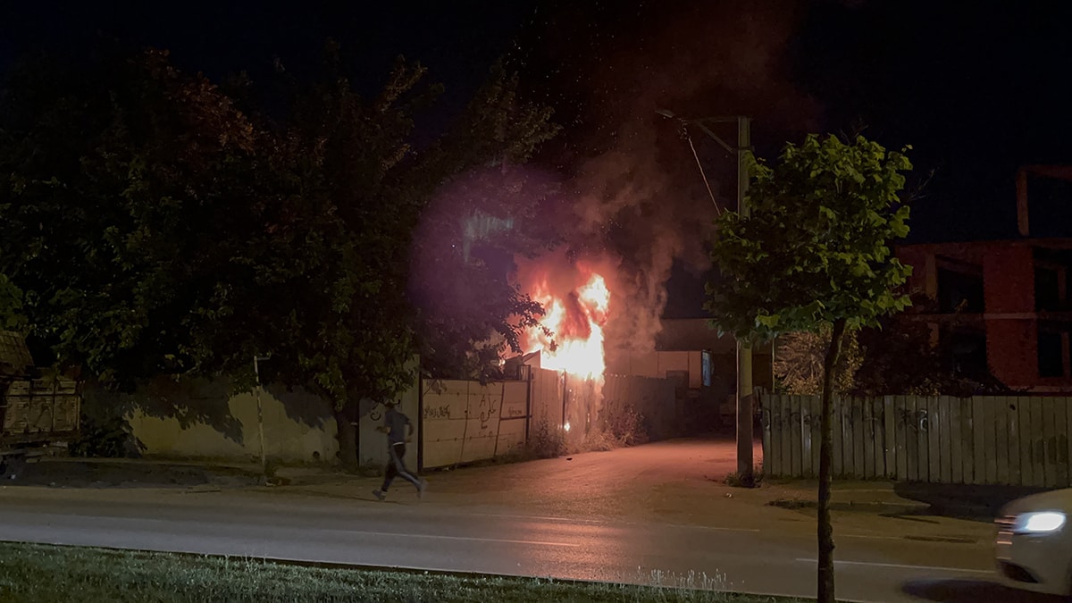 Bursa’da korkutan yangın! Geri dönüşüm tesisi alevler içinde kaldı