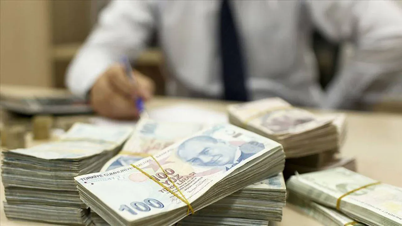 Vergi, trafik cezası, öğrenim kredilerisi borçlarına 72 ay taksit geliyor