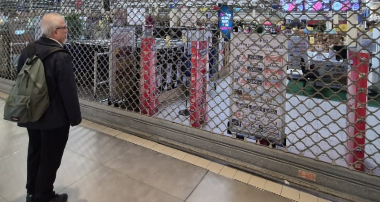 Türkiye'nin ilk hipermarketi sessiz sedasız kapatıldı