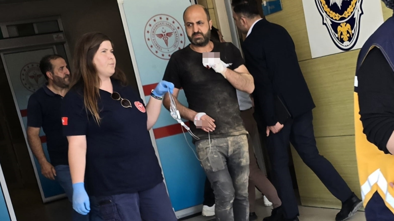 Elini testereye kaptıran işçi felaketi yaşadı