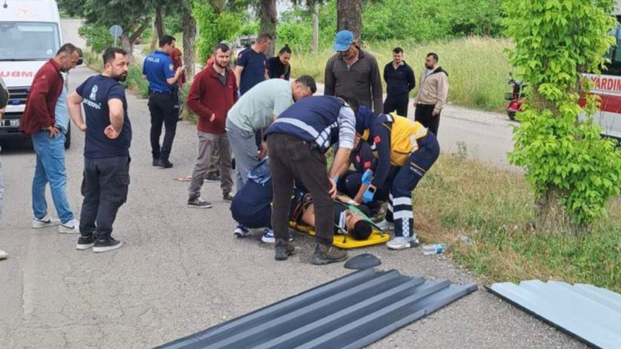 Kamyon ile kamyonet çarpıştı, 5 kişi yaralandı