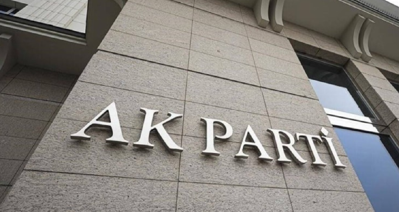 AKP'de dört il başkanı görevden alındı