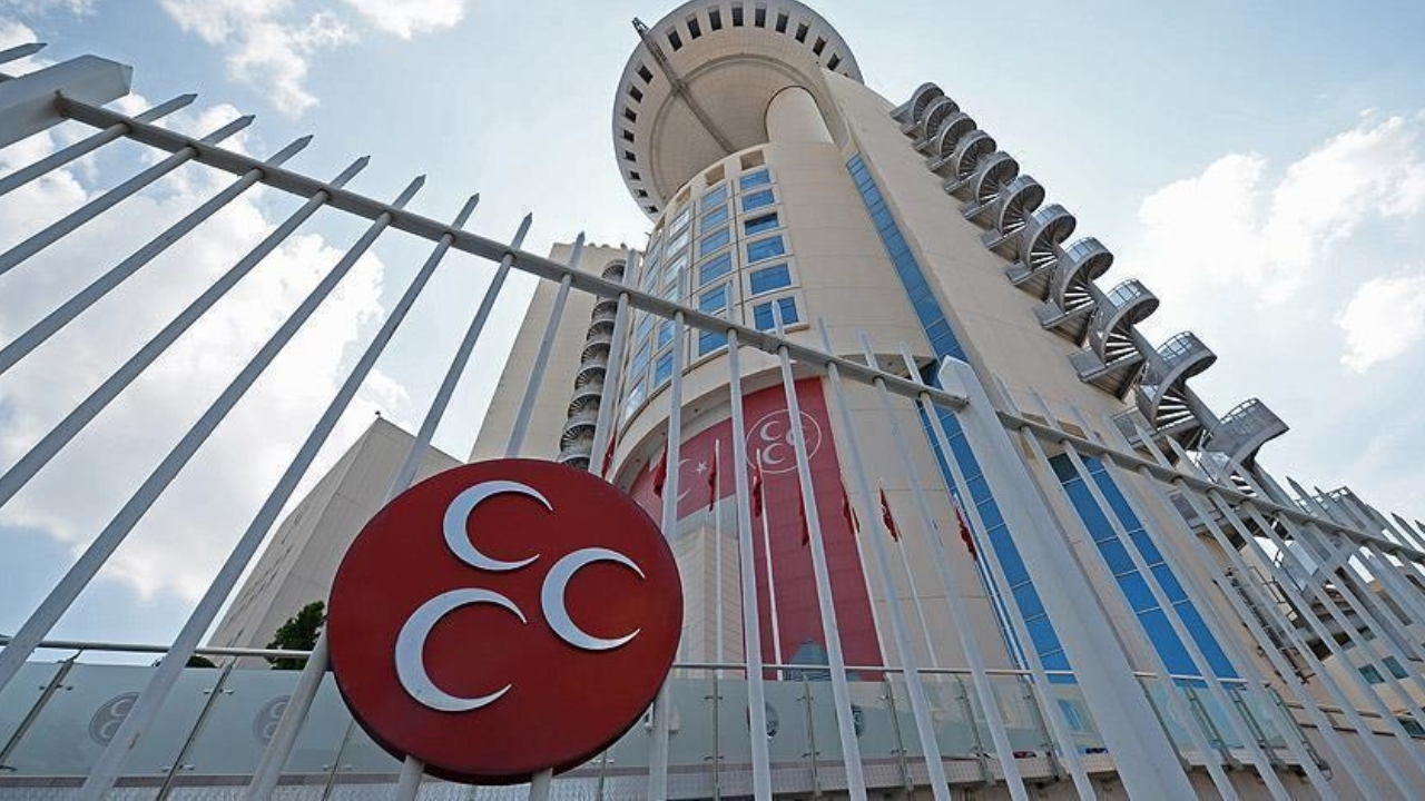 MHP'de bir il teşkilatı daha feshedildi 