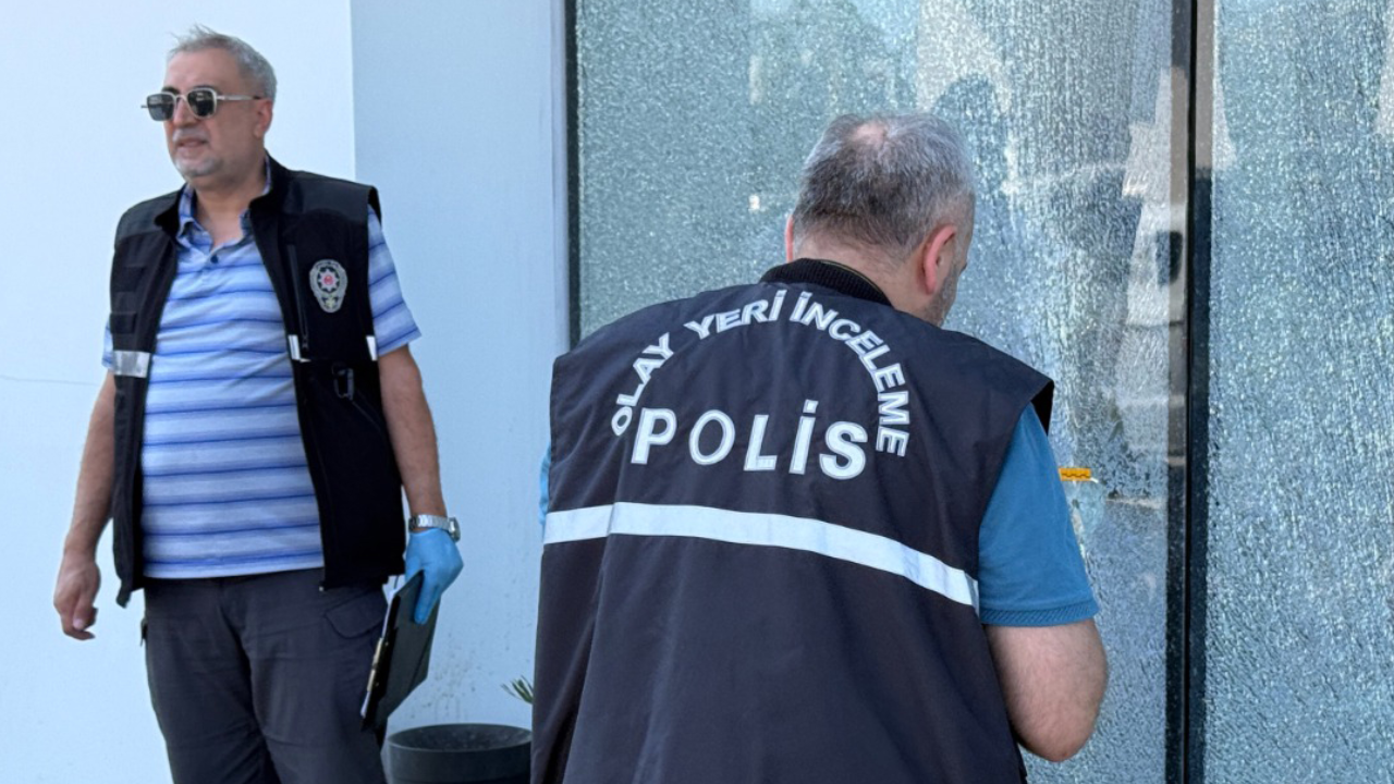 Antalya'da oto galeriye silahlı saldırı