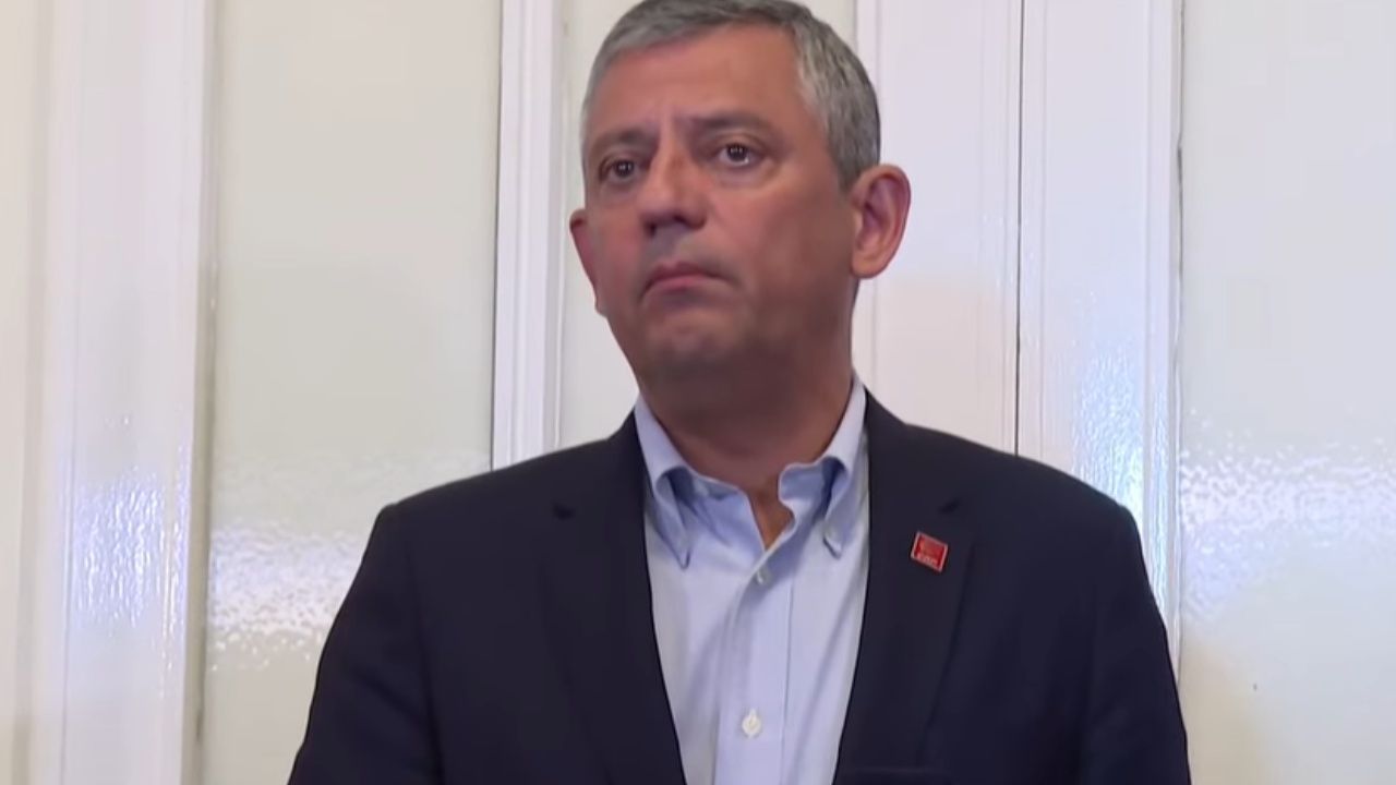 Özgür Özel'i duygulandıran anlar... Sesi titredi, gözleri doldu