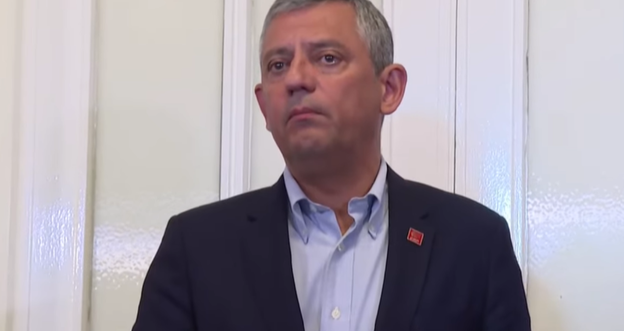 Özgür Özel'i duygulandıran anlar... Sesi titredi, gözleri doldu