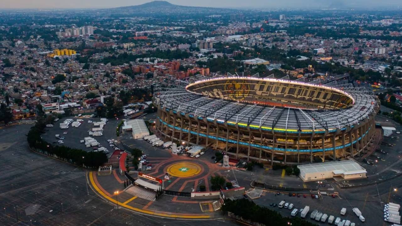 Dünyanın dört gözle beklediği 83 bin kişilik stadyum kapılarını açtı