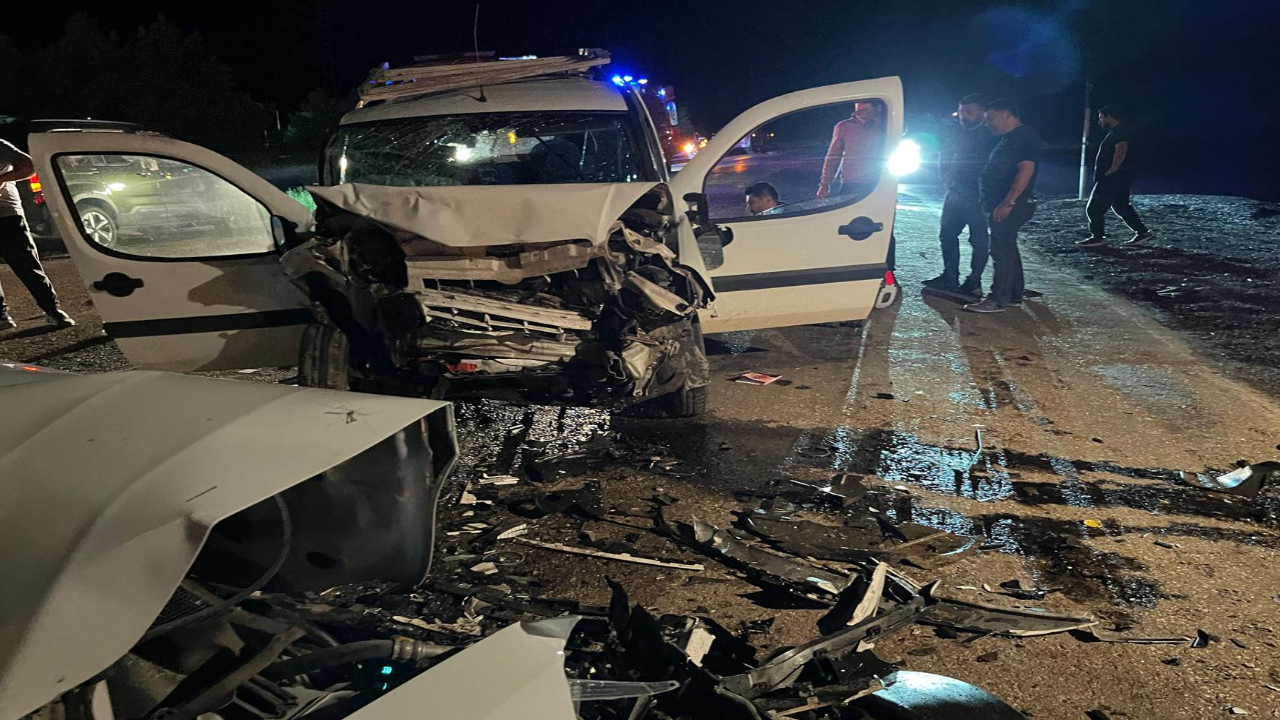 Sivas'ta feci kaza: 8 kişi yaralandı