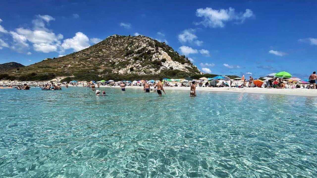 Plajda şemsiye açmayı yasakladılar