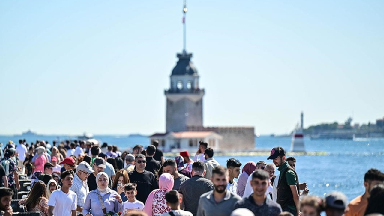 AKOM son verileri paylaştı: Sıcaklar İstanbul'a geri dönüyor!