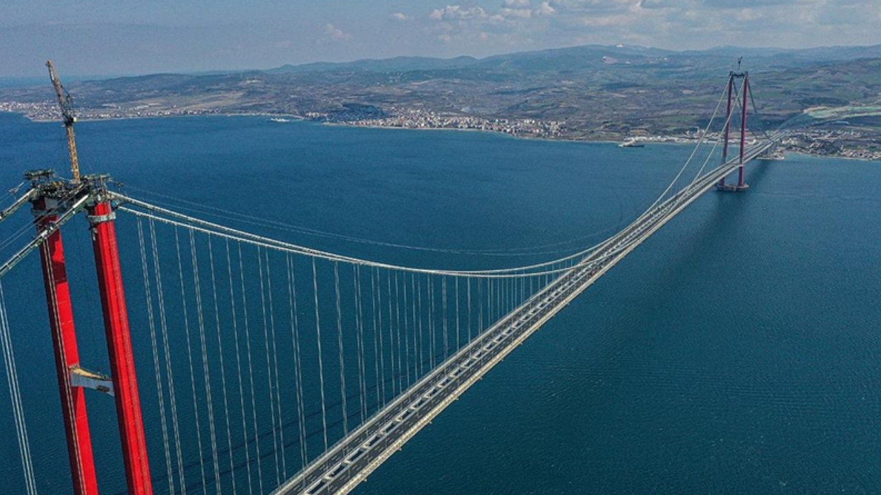 Çanakkale Boğazı'nda 'dev' geçiş