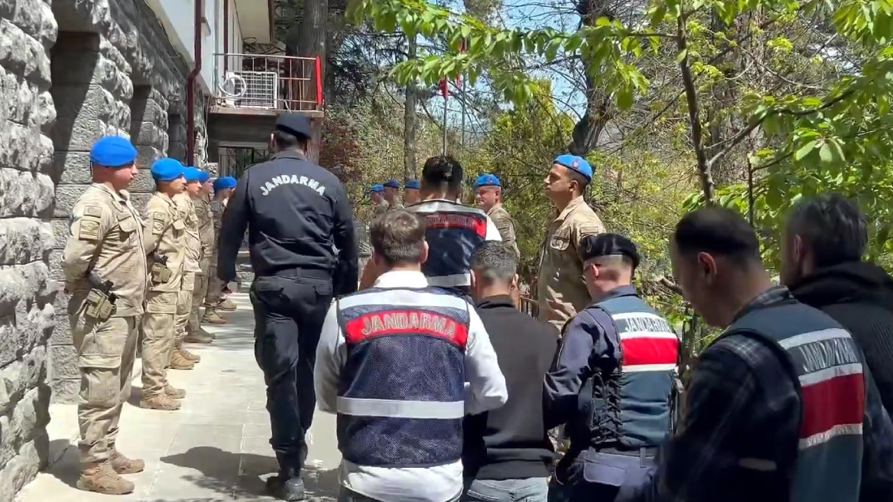 34 ilde dolandırıcılık ve yasa dışı bahis operasyonu! 300'e yakın kişi gözaltında