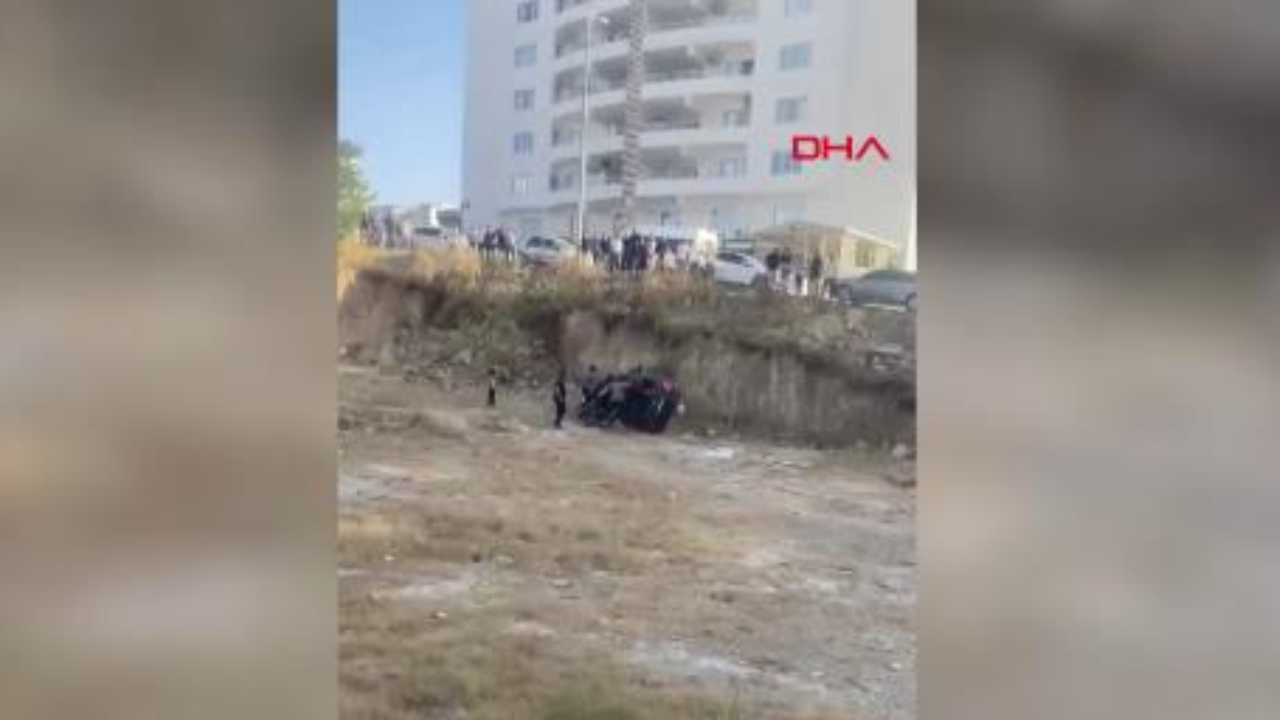 El frenini indirdikleri otomobil uçuruma yuvarlandı: İki çocuk yaralandı