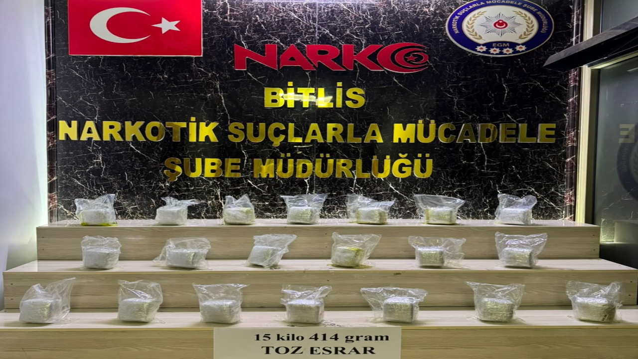 Bitlis'te aracın yakıt deposunda 15 kilo 414 gram esrar yakalandı