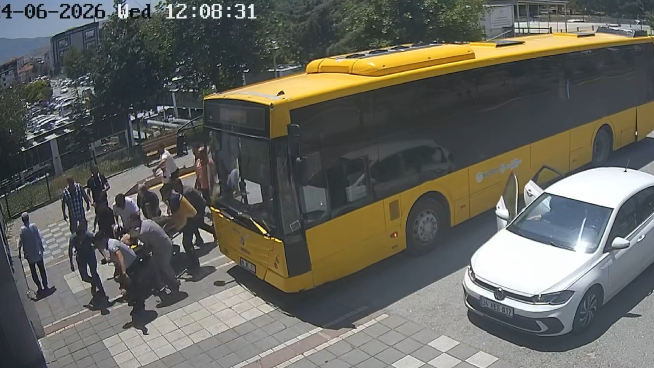 Otobüste kalbi duran yolcuyu, şoför hastaneye yetiştirdi