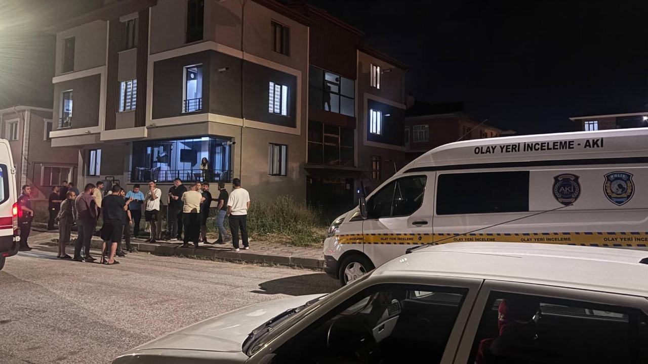 Erzincan'da pompalı dehşet! Boşandığı eşi ve yanındakini katletti