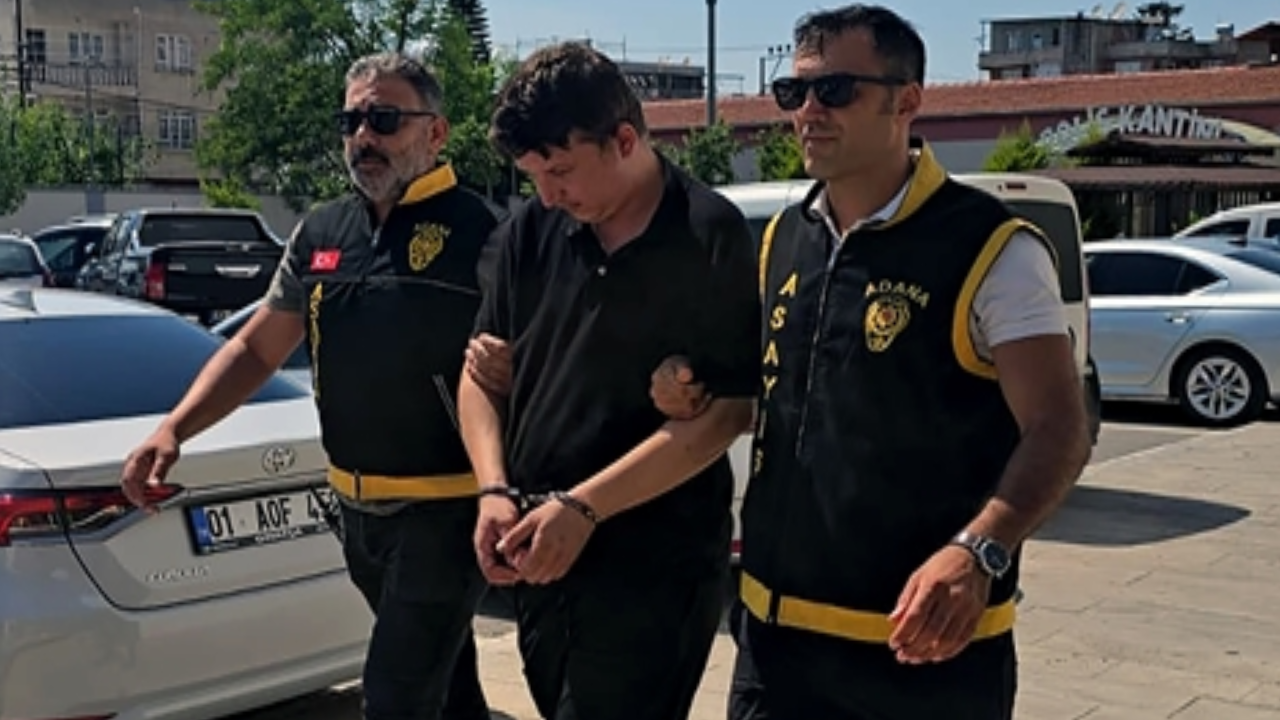 Başkasının kimliğini gösteren firari hükümlü, koluna yazdırdığı adı fark edilince yakalandı