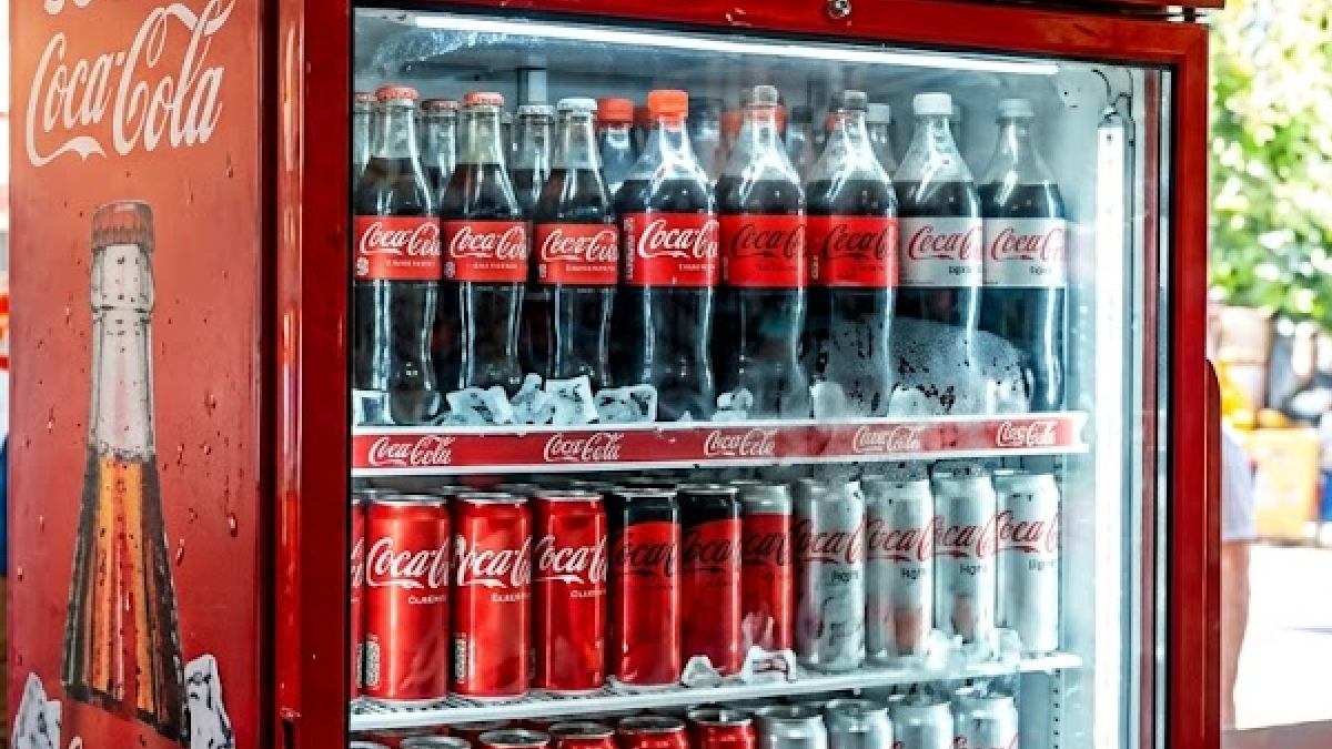 Coca Cola'da artık zorunlu oldu: Dolabı açan bunu görecek