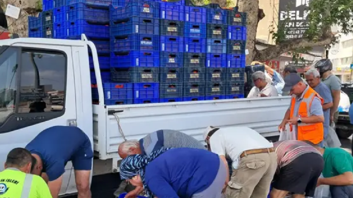 5 liradan satmak istemeyince 4 tonu bedavaya dağıt