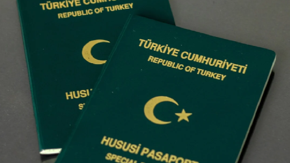 Yeşil pasaport için merakla beklenen açıklama geldi