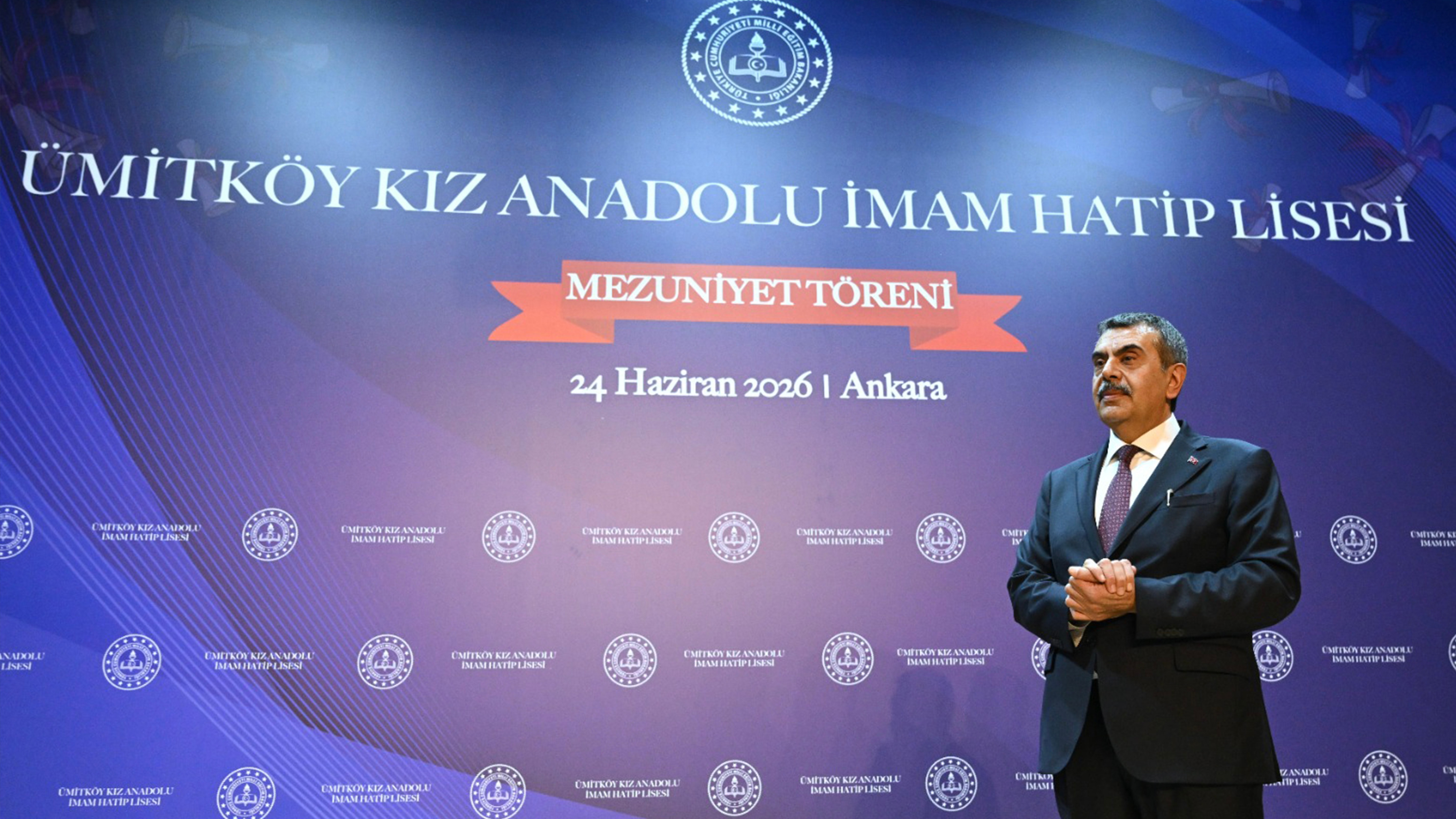Bakan Tekin: Öğretmenlerin fedakarlıklarını göz ardı etmiyoruz! Öğretmenler 10 gündür açlık grevinde