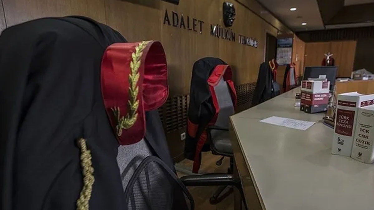 Savcıların şifreleriyle dosyaları kapatan zabıt katibinin cezası belli oldu