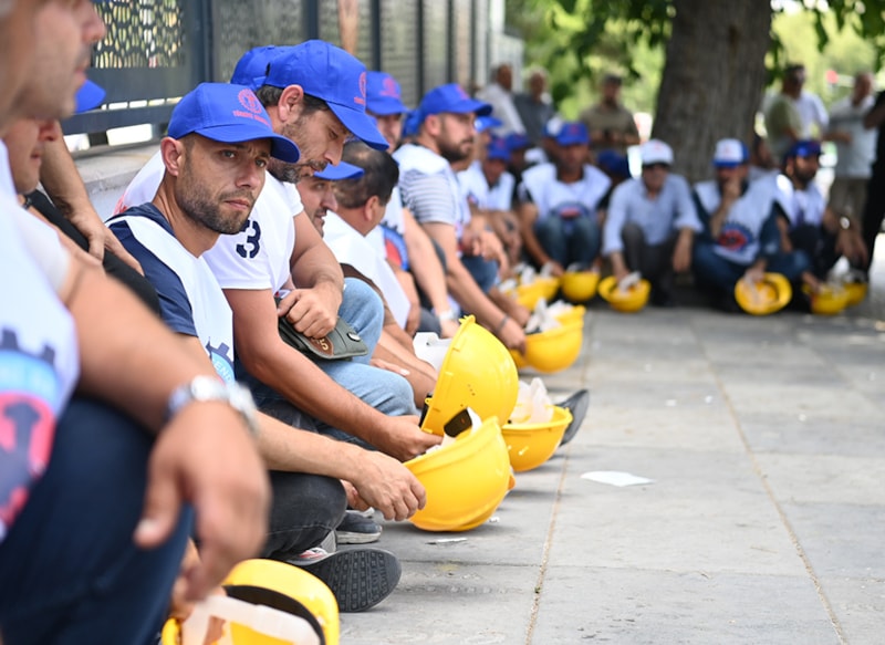 Doruk Madencilik işçileri Bakanlık önünde eylemde