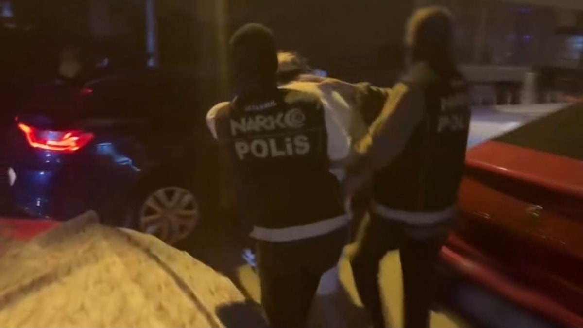 Tacikistan'ın kırmızı bültenle aradığı kaçakçı Beylikdüzü'nde yakalandı
