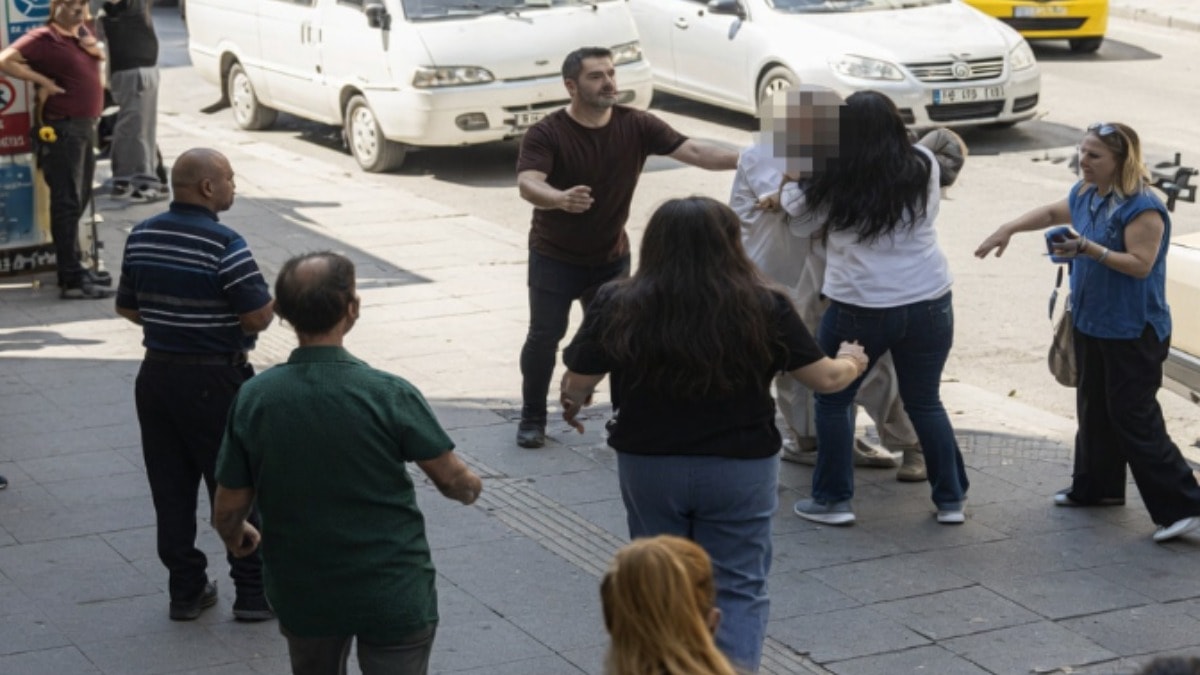 Dikiz aynasıyla kadına öldüresiye dayak attı! Sonrasında meydan dayağı yedi