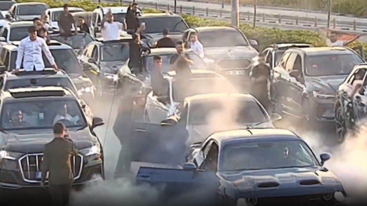 Düğün konvoyu yolu kapattı: Kesilen ceza masrafları aştı!