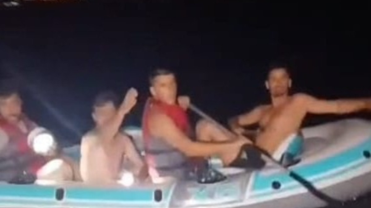 Sapanca Gölü'nde kabus gibi gece! Botlarıyla fırtınaya yakalandılar
