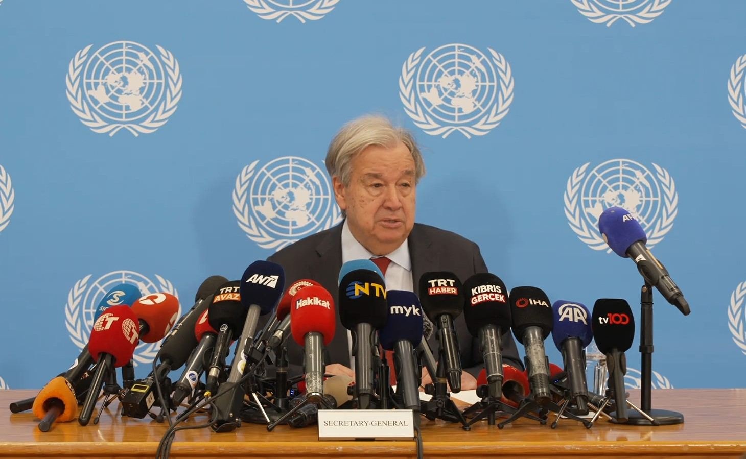 Kıbrıs'a üçlü görüşme: Guterres'ten '5+1' vurgusu