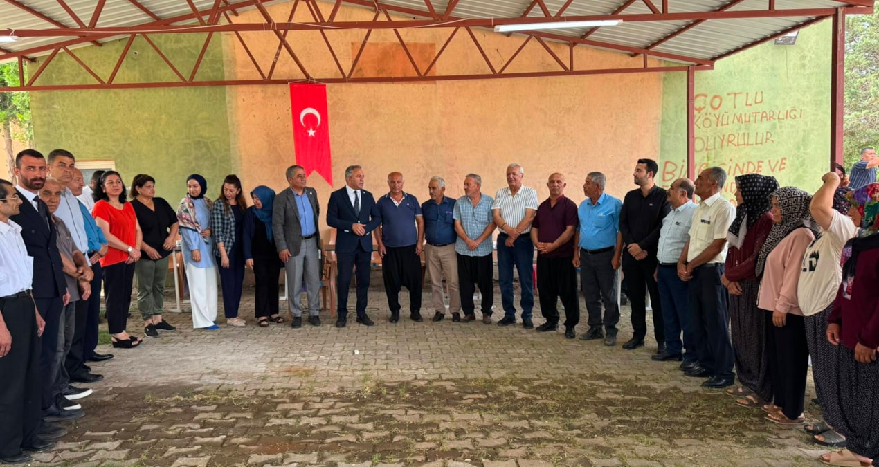 AKP ve MHP’den istifa eden 60 kişi İYİ Parti'ye geçti