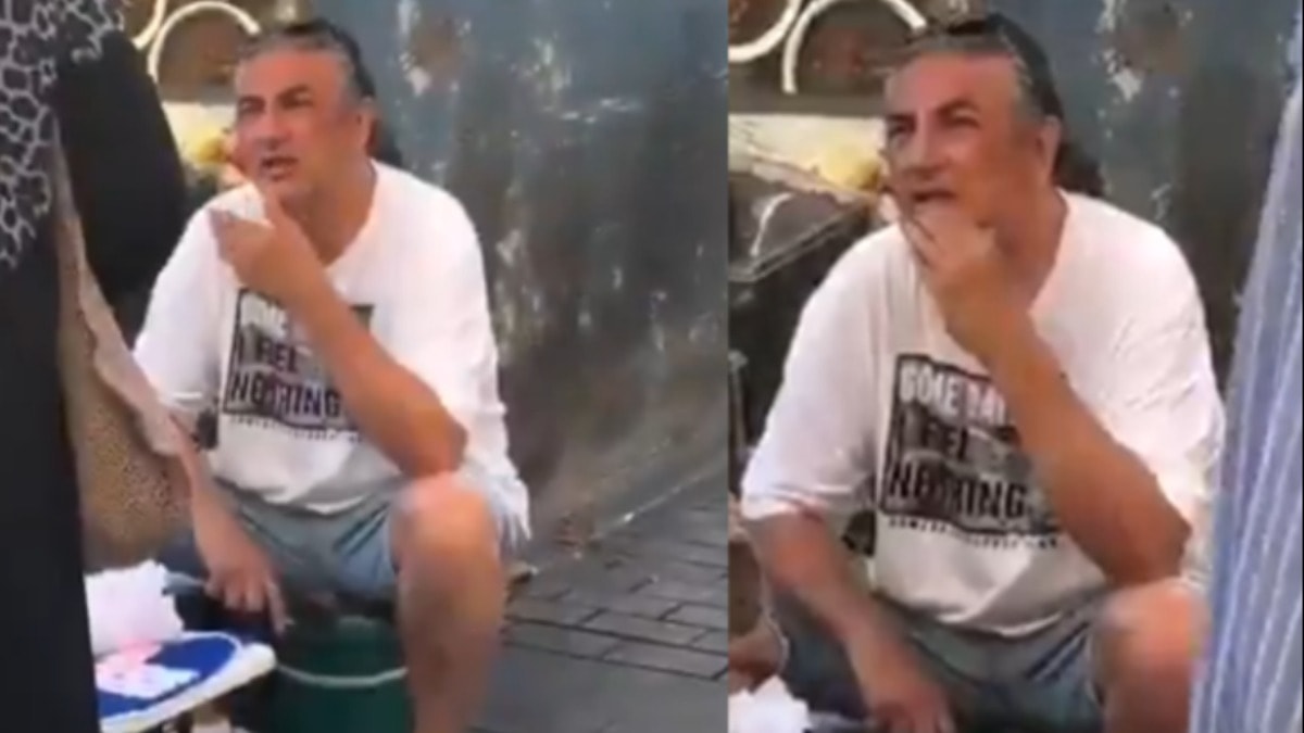 Ünlü şarkıcı